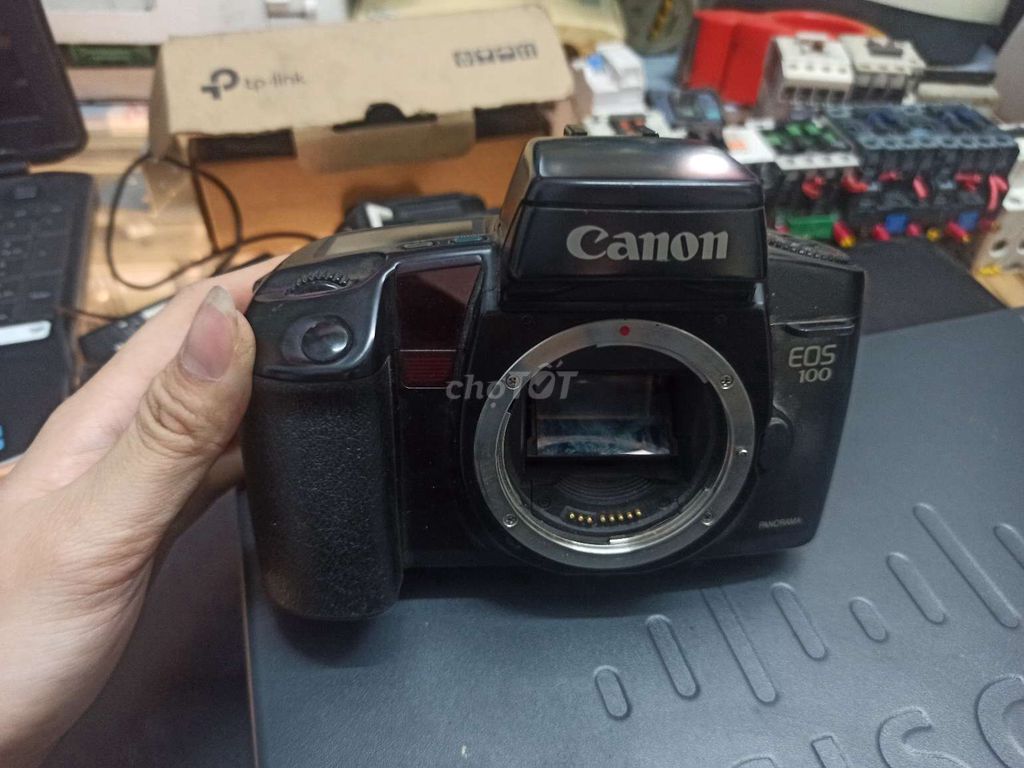 Xác máy ảnh Canon EOS 100 cho ae thợ kt