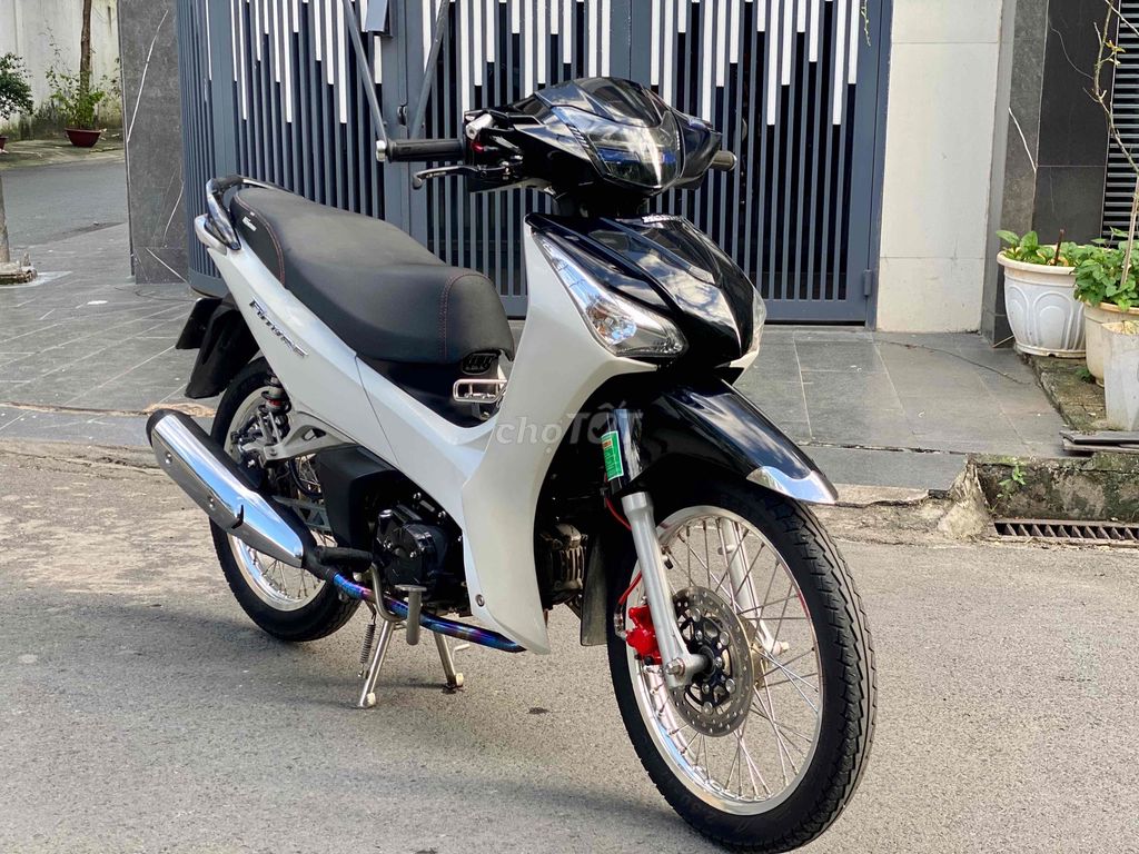Honda Future 2014 Trắng đen dọn kiểng bao đẹp. Mua bán Xe máy tại Quận Gò Vấp Tp Hồ Chí Minh được đăng bởi Cửa hàng xe máy văn phúc hình 3