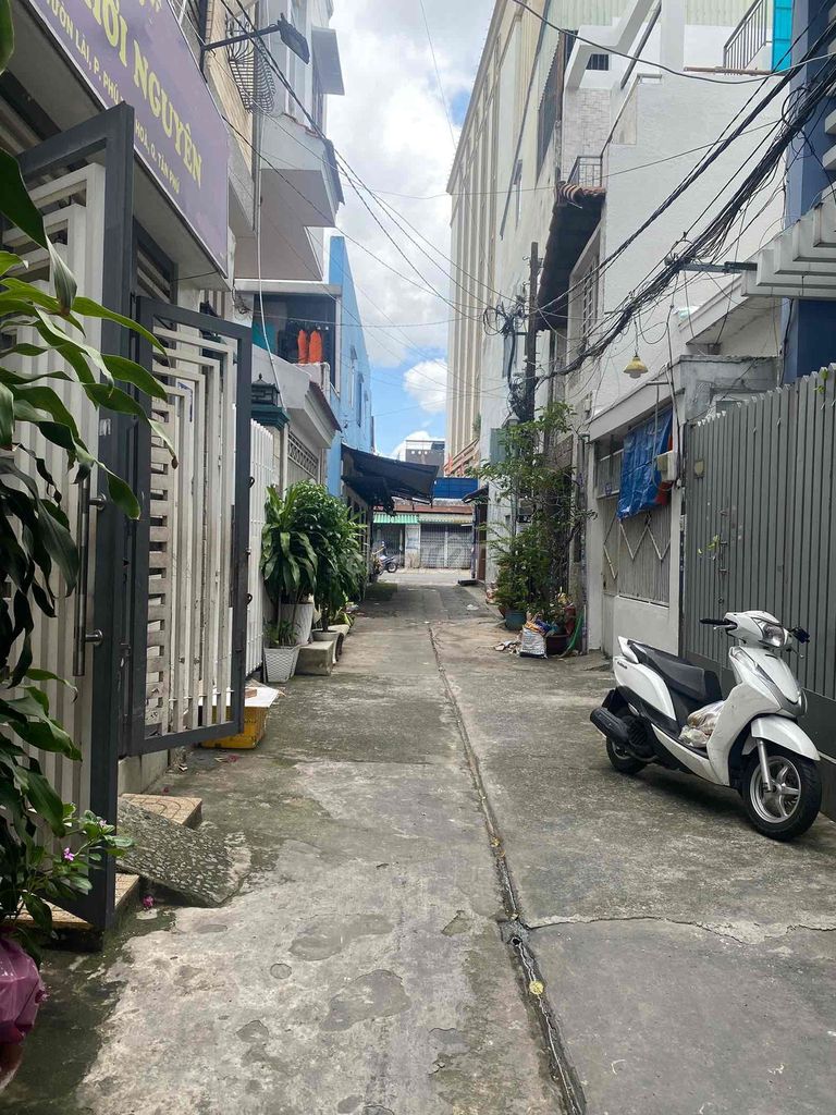 Bán nhà hẻm xe hơi 1 xẹt Vườn Lài 40m2, 3 tầng, dưới 6 tỷ.