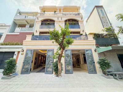 NHÀ PHỐ ĐẲNG CẤP SANG TRỌNG - DÂN TRÍ CAO- NGAY PHÚ MỸ HƯNG VIEW SÔNG
