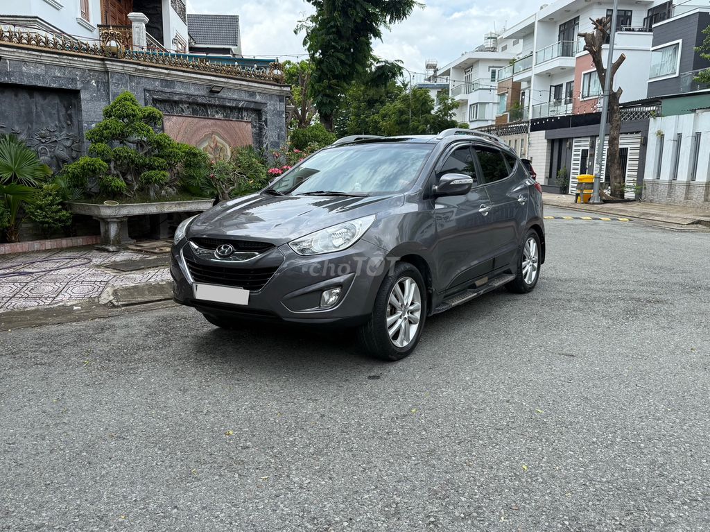 Bán Hyundai Tucson 2010 2 cầu Xám 1 chủ mua mới. Mua bán Ô tô tại Quận 12 Tp Hồ Chí Minh được đăng bởi BẢO BẢO hình 2