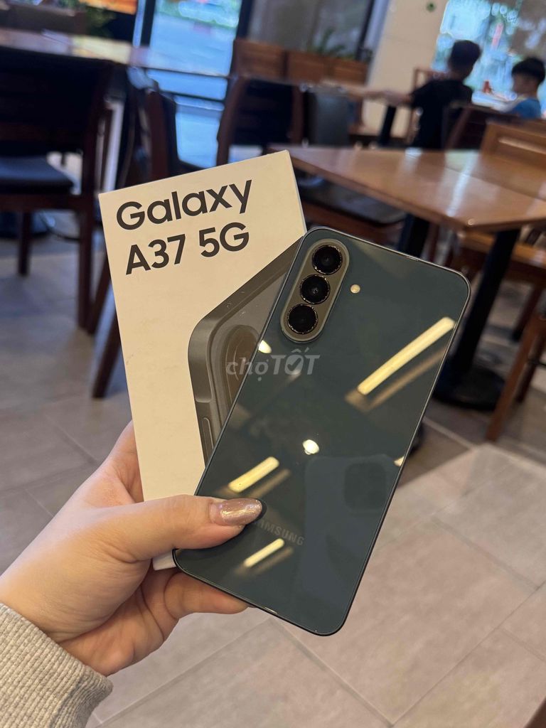 Samsung Galaxy A37 5G 128GB Xám. Mua bán Điện thoại tại Quận Tân Bình Tp Hồ Chí Minh được đăng bởi Chuyên Phụ Kiện Điện Thoại Chính Hãng hình 1