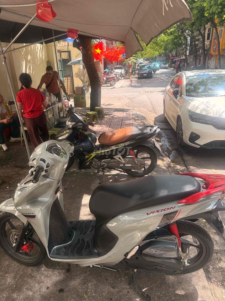 Bán xe vision bản sport xám xi măng 2025. Mua bán Xe máy tại Quận Long Biên Hà Nội được đăng bởi Quạ Trắng hình 5