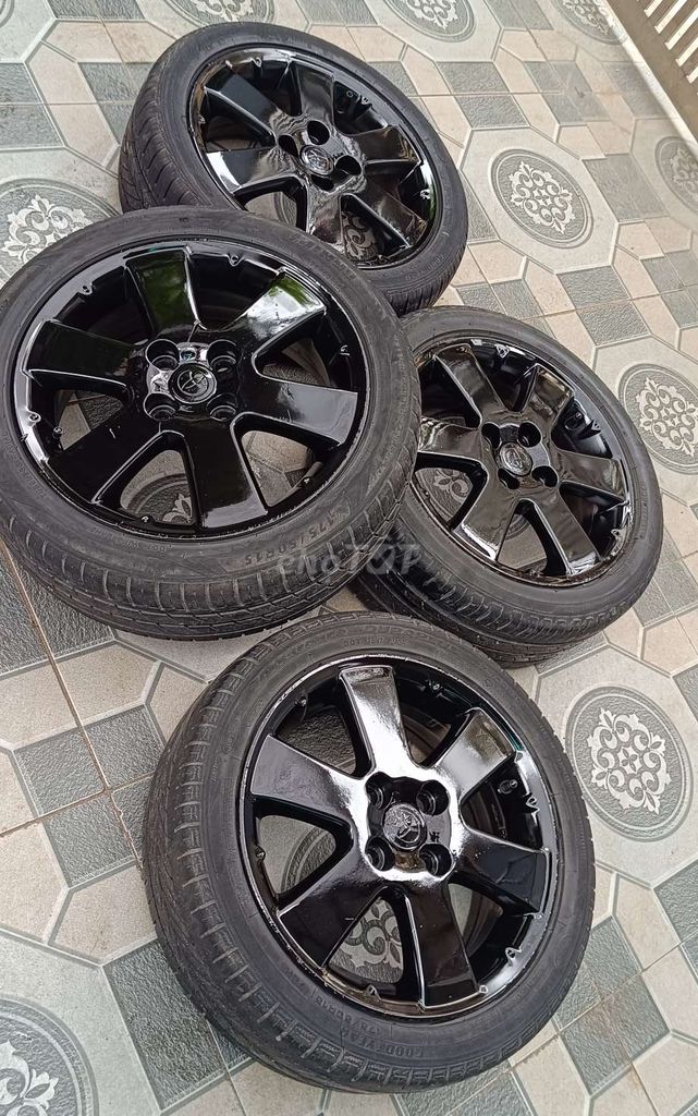 La-zăng R15. Mua bán Ô tô tại Quận Long Biên Hà Nội được đăng bởi Hoàng Nam  hình 1