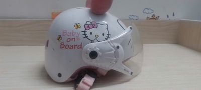 Mũ bảo hiểm cho bé gái. Mua bán Mẹ và bé tại Thành phố Buôn Ma Thuột Đắk Lắk được đăng bởi Nguyễn Thị Phương Thúy
