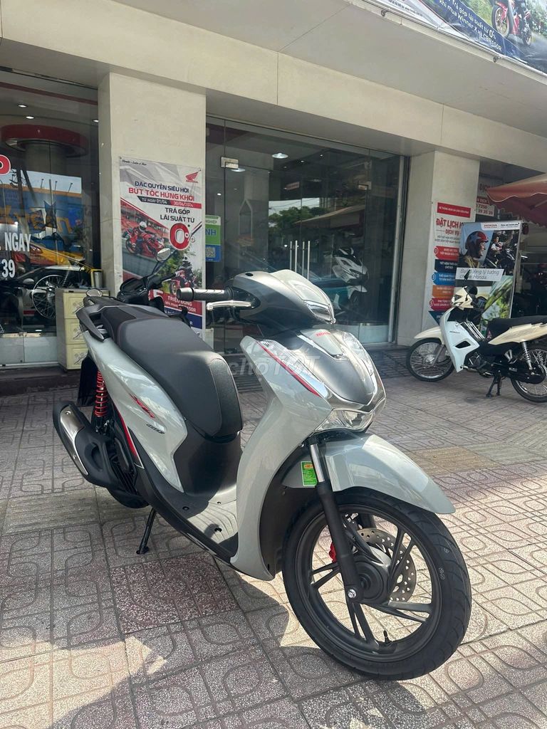 Honda SH 160i Thể Thao 2024 - Tặng Voucher Got It. Mua bán Xe máy tại Quận 4 Tp Hồ Chí Minh được đăng bởi Head Phát Tiến hình 2