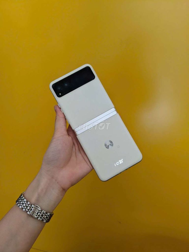 motorola Razr 40s 2sim (8/256gb) sang xịn. Mua bán Điện thoại tại Quận 11 Tp Hồ Chí Minh được đăng bởi Thành Đạt Quận 11 hình 1