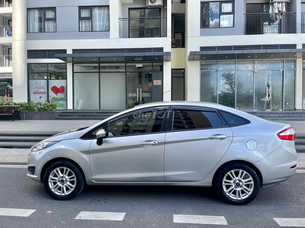 Ford Fiesta 2015 1.5 AT Titanium - 2xx Triệu