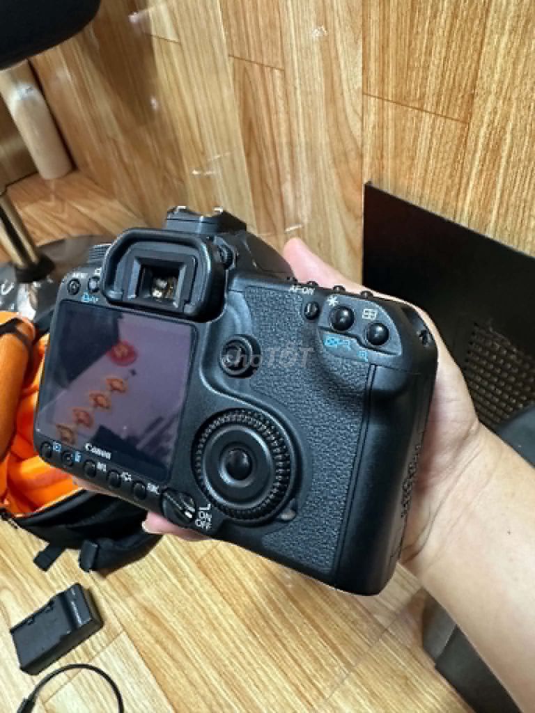 Máy ảnh Canon 50D Đen Đã sử dụng. Mua bán Máy ảnh, Máy quay tại Thành phố Buôn Ma Thuột Đắk Lắk được đăng bởi quân hình 1