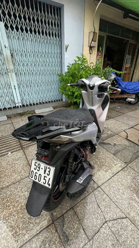 Honda SH 125 2018 Серебристый Б/У
