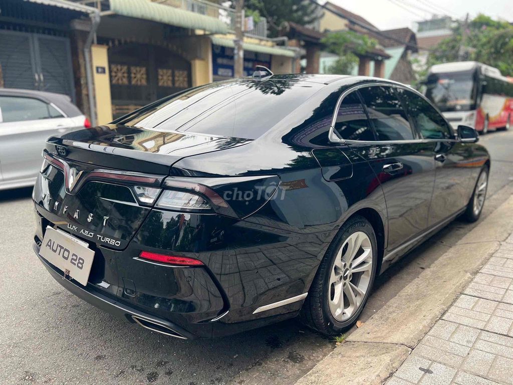 VinFast Lux A Plus 2022 Черный 29 000 км