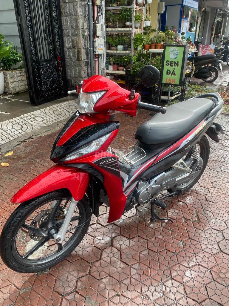 Honda Wave RSX 110 красно-черный, литые диски