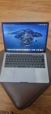 Macbook pro 2017 touch bar i5/16g/256g đẹp
