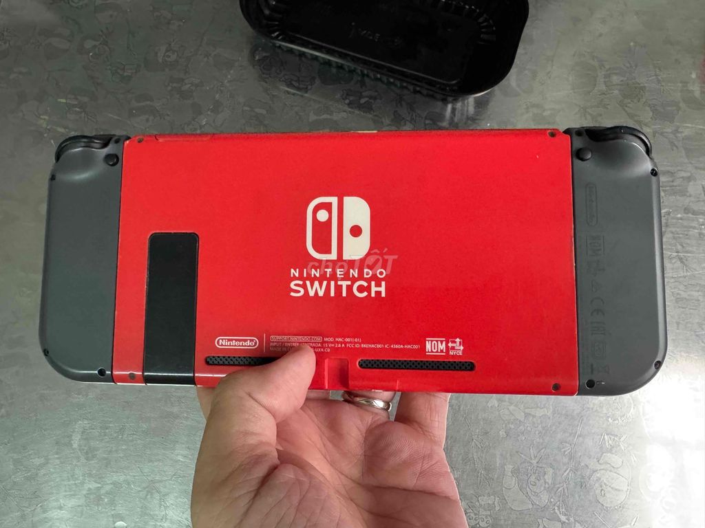 Nintendo Switch v1 màu đỏ fullbox kèm game Zelda