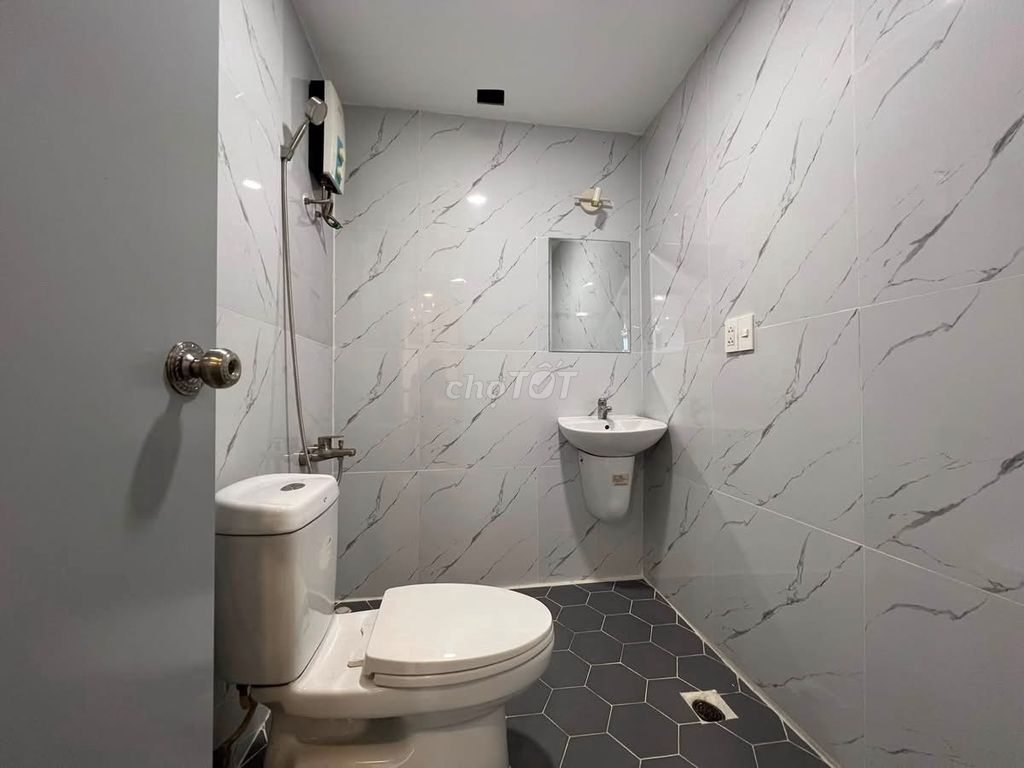 Ban can gian Dam Sen - 2PN 70m2 can goc | 3,7 ty