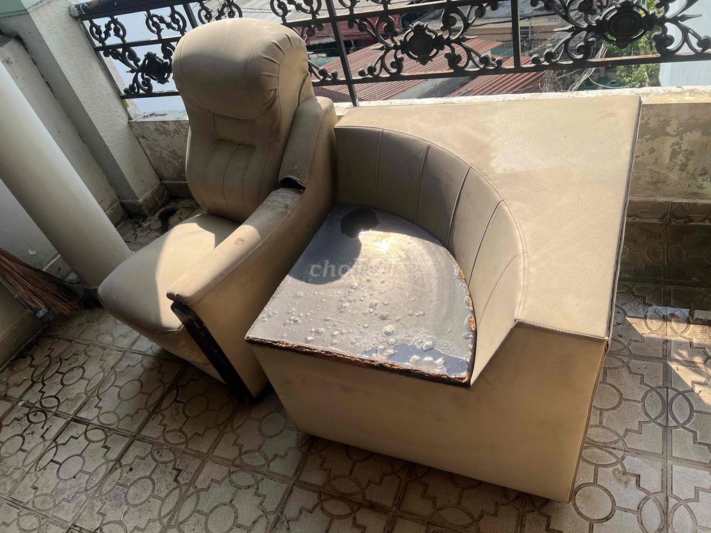 Sofa da bò thật 3 ghế 1 đôn. Mua bán Bàn ghế tại Quận Tân Bình Tp Hồ Chí Minh được đăng bởi Phạm Dương hình 1