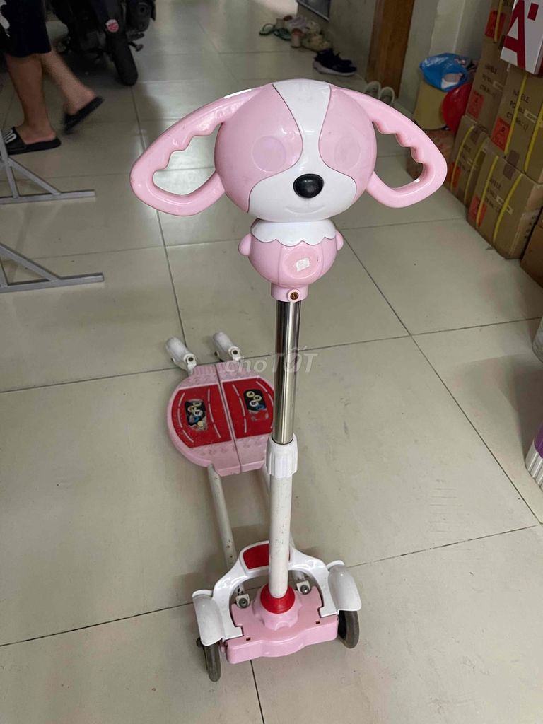 xe scooter tặng kèm đồ chơi