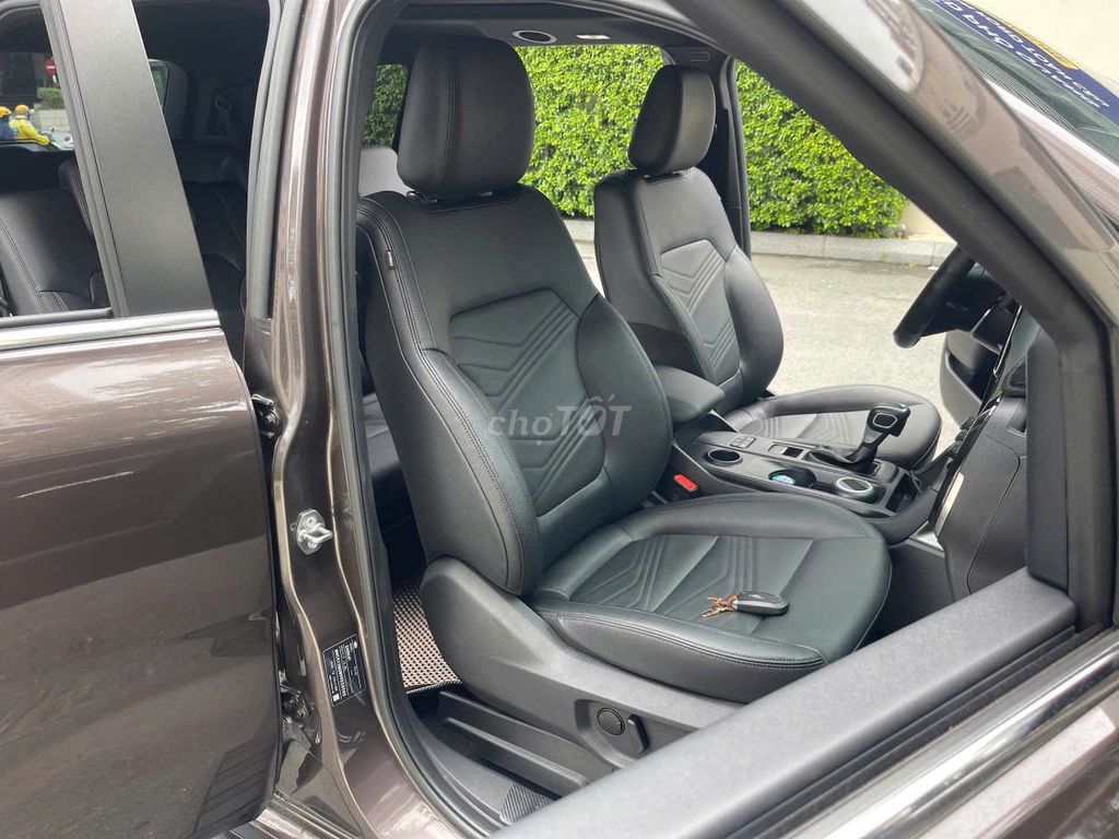 Ford Everest Titanium 4x2 AT 2024 - 5600 km. Mua bán Ô tô tại Quận Phú Nhuận Tp Hồ Chí Minh được đăng bởi Trần Hoàng Long hình 7