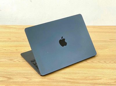 Macbook Air M2 13.6” 8GB/256GB Pin 95% Nhỏ Gọn