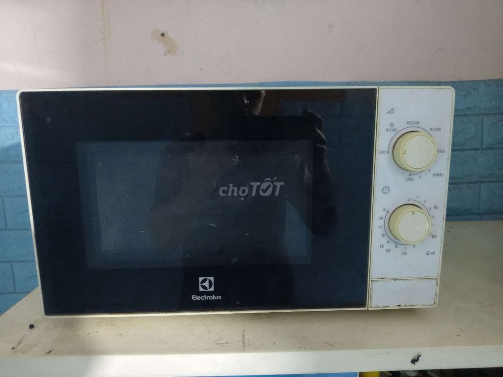 Lò vi sóng Electrolux Trắng. Mua bán Bếp, lò, đồ điện nhà bếp tại Thành phố Bà Rịa Bà Rịa - Vũng Tàu được đăng bởi Quân hình 1
