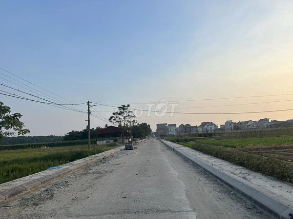 BÌA LÀNG THOÁNG MÁT- ĐƯỜNG 4M-VÕ NGUYÊN GIÁP 300m-SÂN BAY NỘI BÀI 2km