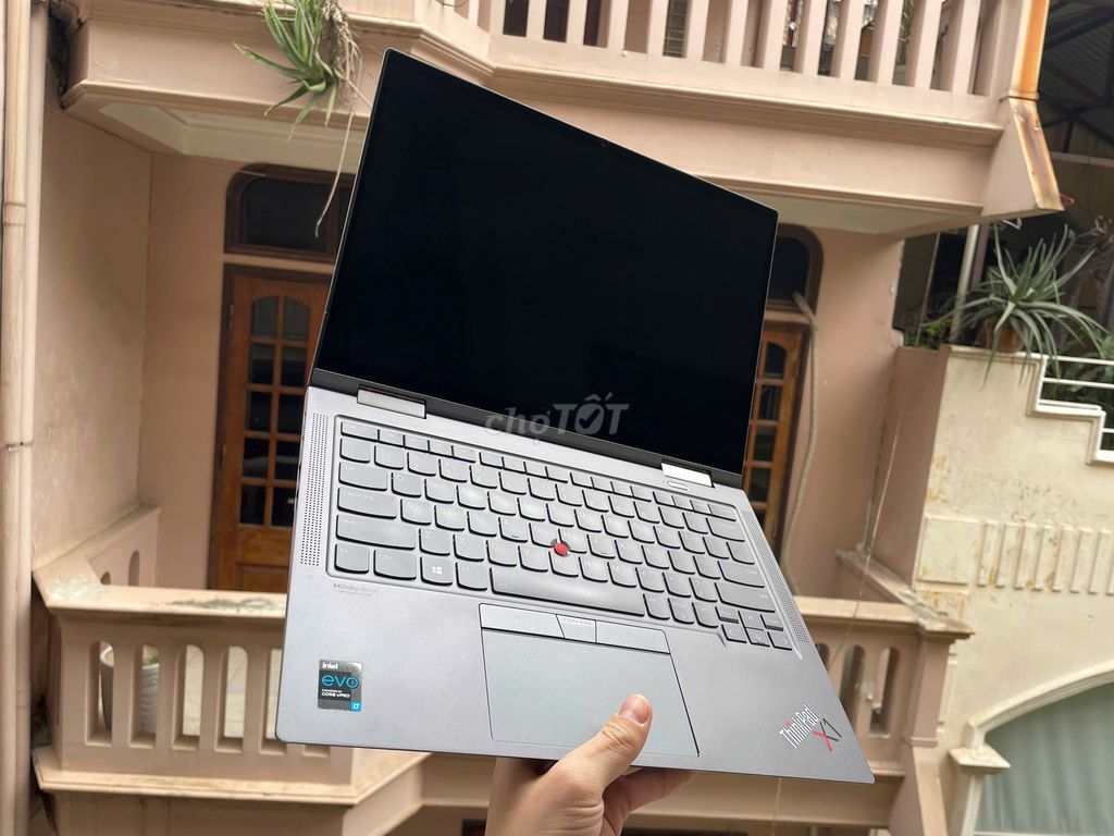 Laptop Lenovo Thinkpad X1 yoga gen 6 máy 2 in 1. Mua bán Laptop tại Quận Đống Đa Hà Nội được đăng bởi Lê Hoàng Anh hình 1