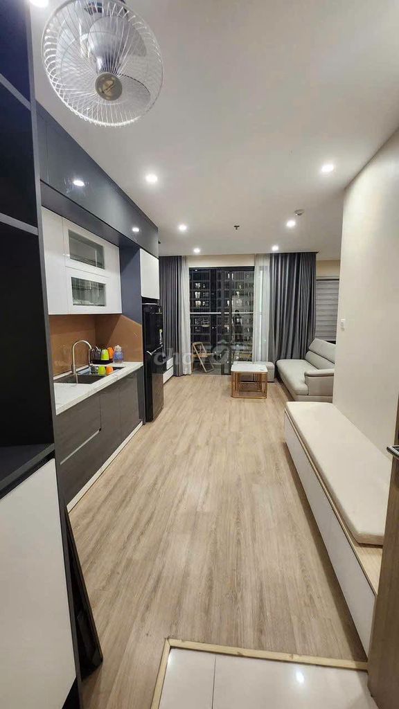 Продается квартира Vinhomes Ocean Park с 2 спальнями, угловая, полностью меблированная, 3,4 миллиарда долларов
