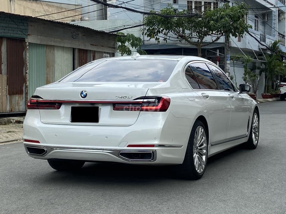 BMW 740Li 2020 белого цвета, импорт из Германии