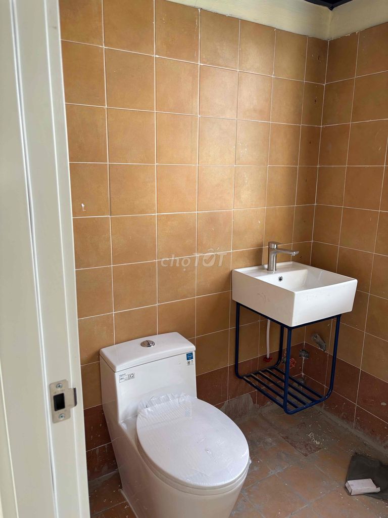 Phòng mới xây xong mặt tiền đường chính Đà Nẵng