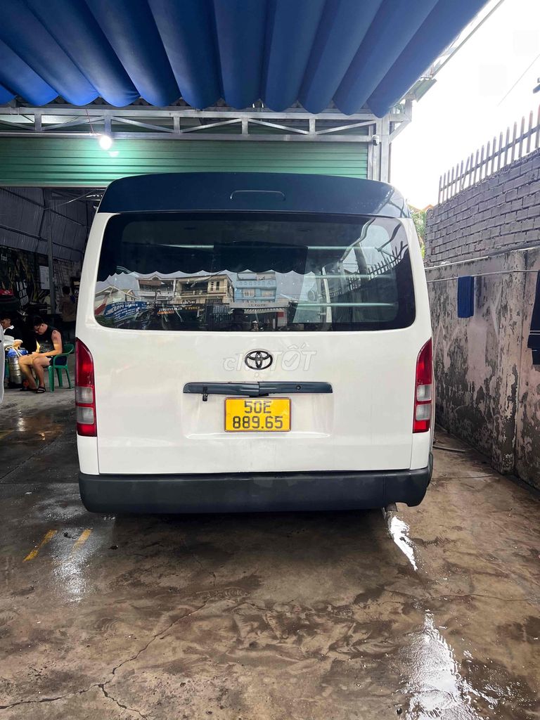 Toyota Hiace, белый