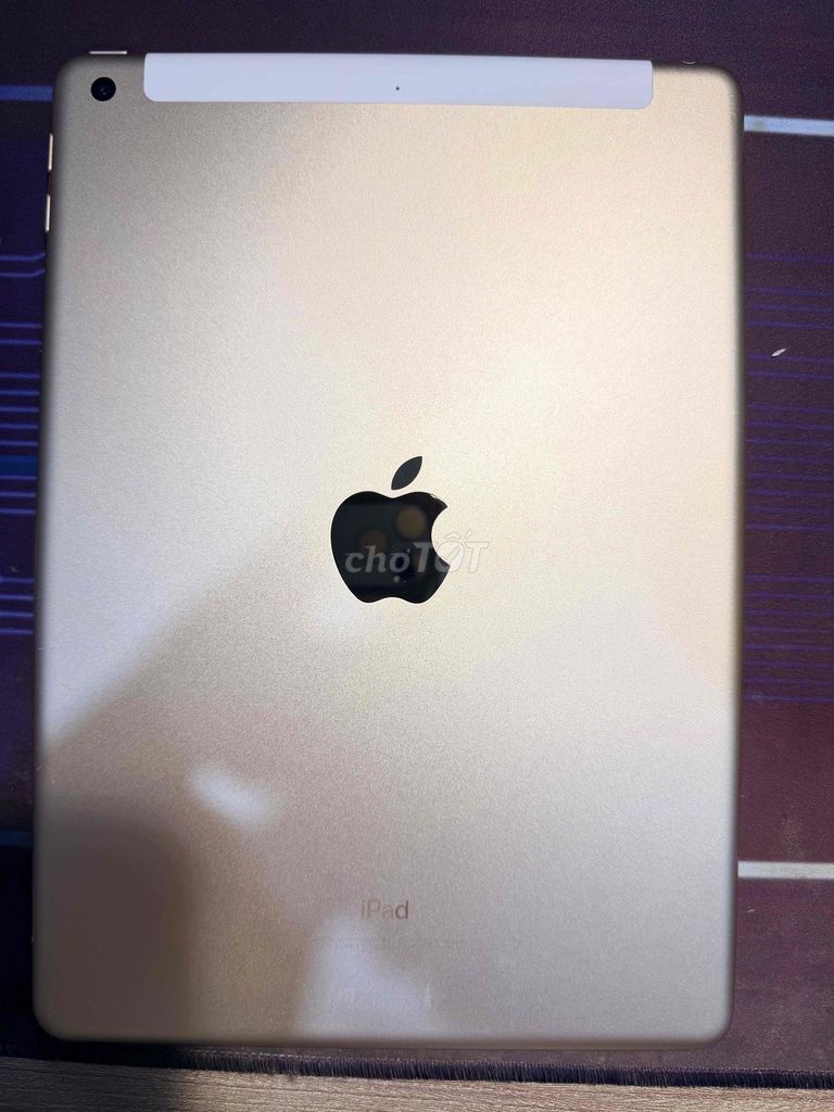 Apple iPad Gen 5 32GB Vàng. Mua bán Máy tính bảng tại Quận Gò Vấp Tp Hồ Chí Minh được đăng bởi Mr Bách  hình 1
