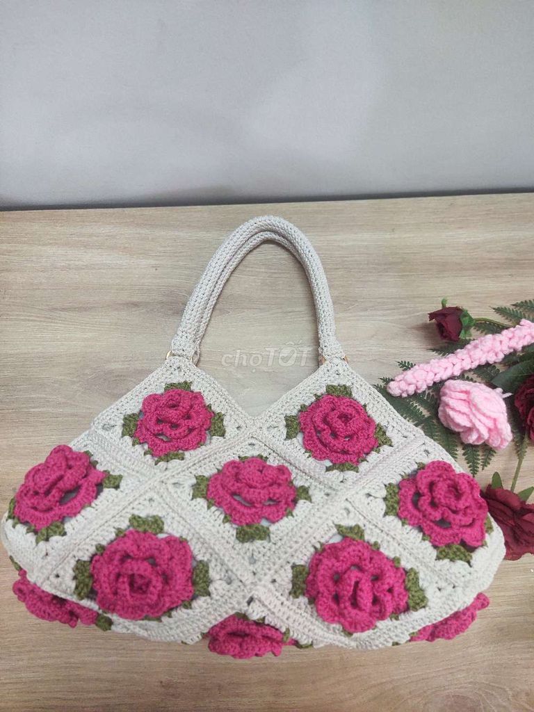 Free ship Túi xách hoa hồng handmade thời trang. Mua bán Túi xách tại Huyện Hóc Môn Tp Hồ Chí Minh được đăng bởi Luong Thuy Nga hình 3