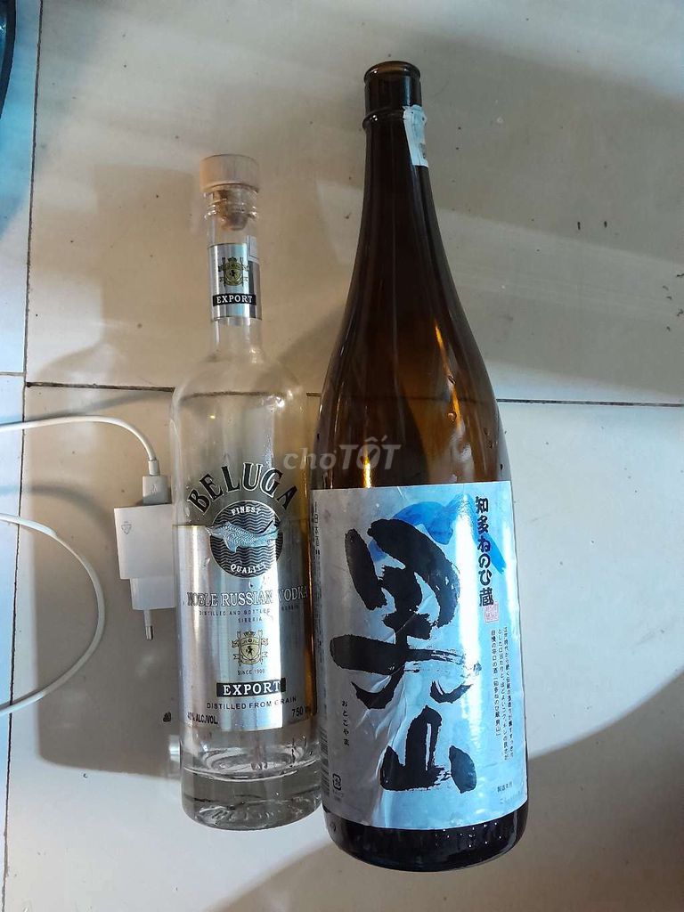 Vỏ chai rượu Thủy tinh trang trí. Mua bán Đồ sưu tầm, đồ cổ tại Quận Hoàng Mai Hà Nội được đăng bởi Hương Ly hình 1