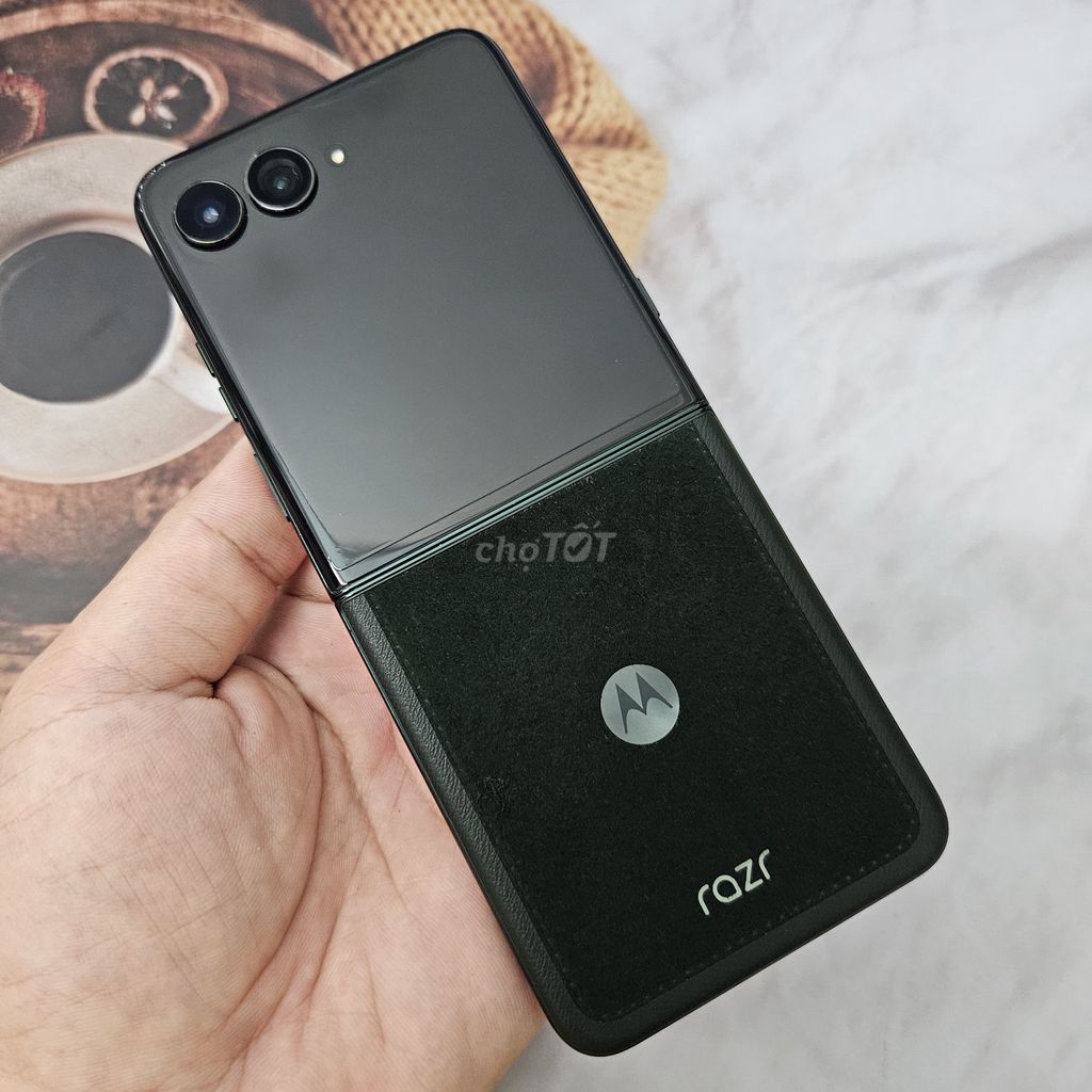 Motorola Razr 60 Ultra 5G 16GB/512GB Đen. Mua bán Điện thoại tại Quận Thanh Khê Đà Nẵng được đăng bởi Cửa Hàng Vietphones Store hình 1