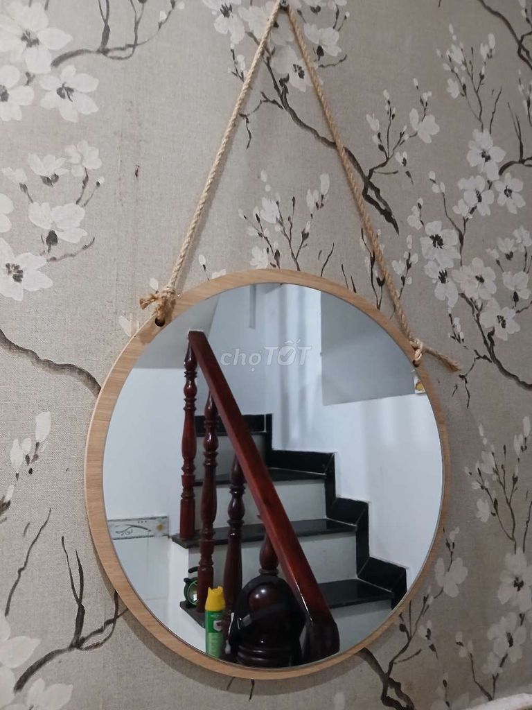 Gương treo tường