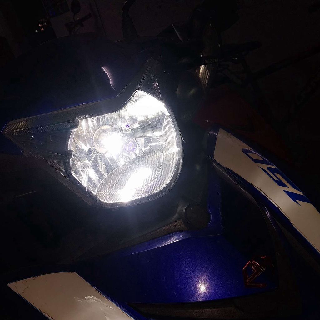 Xe ít đi cần bán. Mua bán Xe máy tại Quận Cầu Giấy Hà Nội được đăng bởi Hoàng hình 6