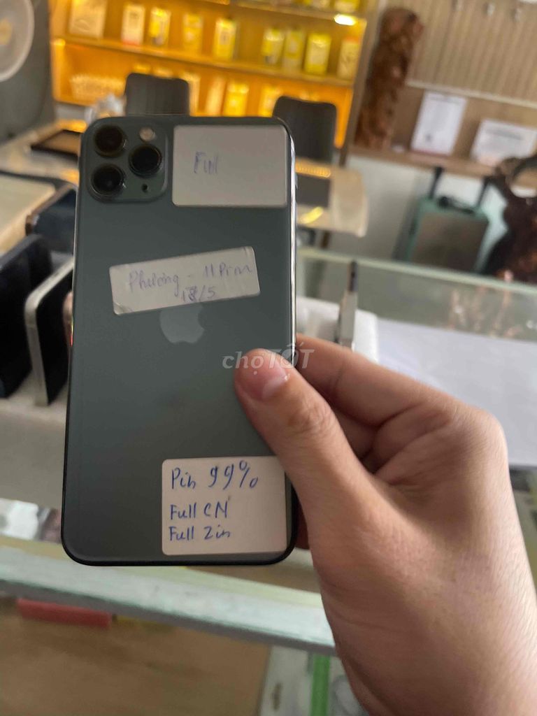 Apple iPhone 11 Pro Max Xám còn 4 cây. Mua bán Điện thoại tại Quận Ngũ Hành Sơn Đà Nẵng được đăng bởi Sim Số Đại Tài hình 1