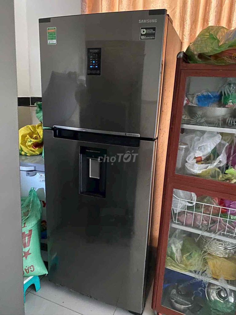 Tủ lạnh Samsung 365 lít Xám tiết kiệm điện. Mua bán Tủ lạnh tại Thị xã Bến Cát Bình Dương được đăng bởi Huỳnh Dương hình 1