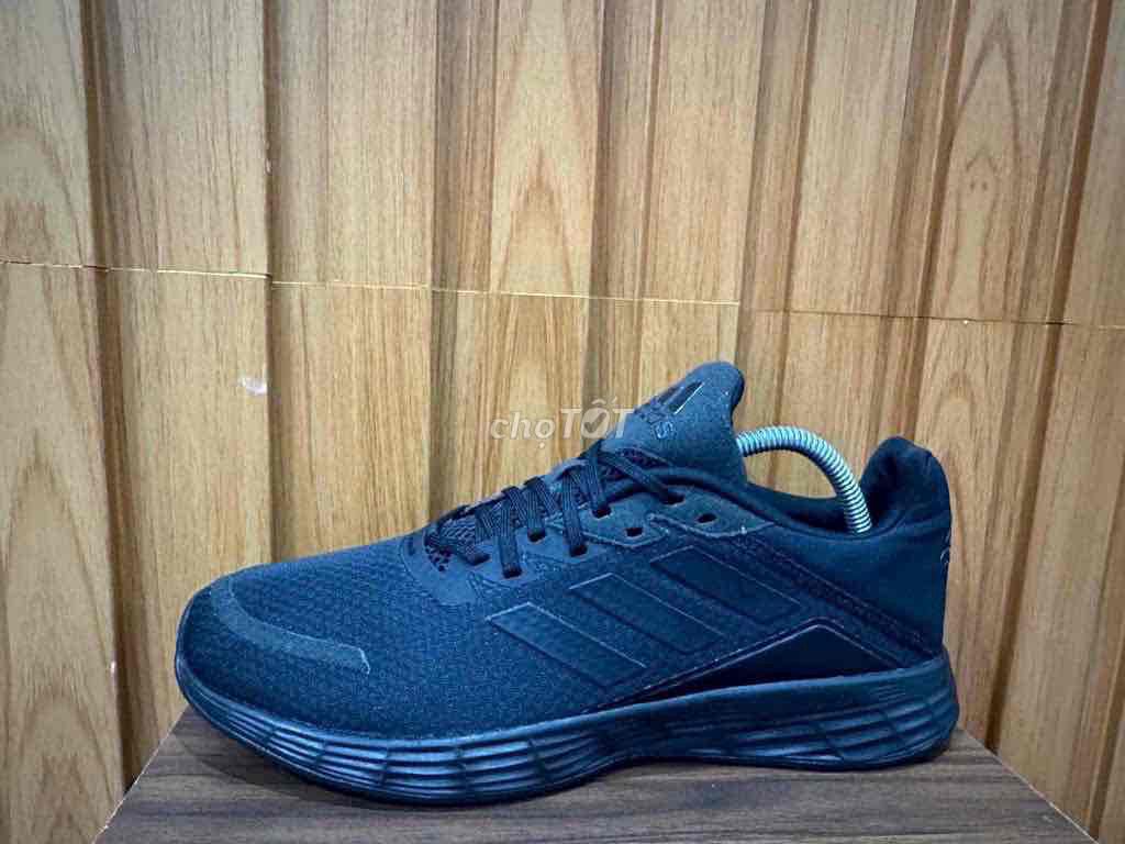 Giày Adidas chính hãng size 43 mới keng zin 99%