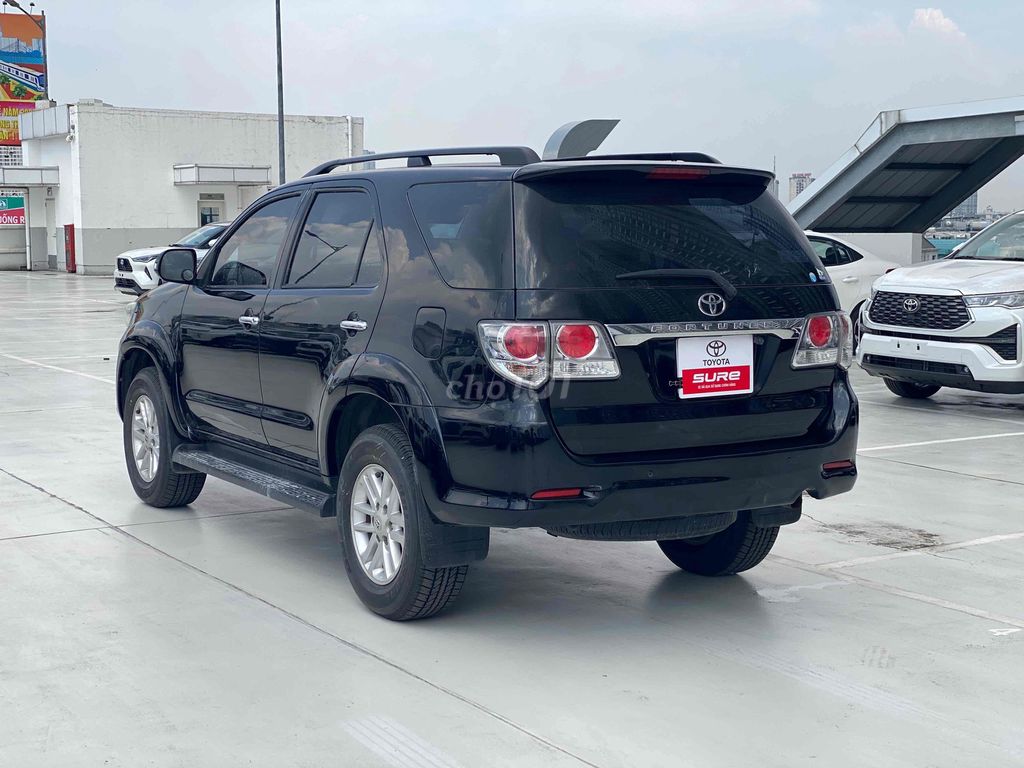 Toyota Fortuner 2.7V AT 2014 Đen Tự động 7 chỗ