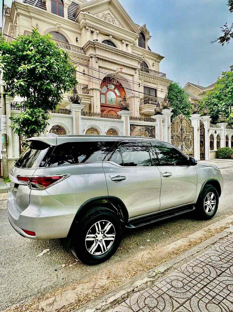 Toyota Fortuner 2019 2.4G 4x2 MT - 75000 km