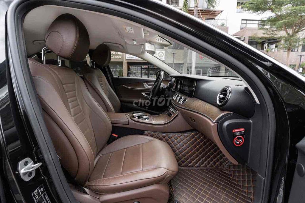 E200 2020 up full E63 màu đen nội thất nâu giá tôt. Mua bán Ô tô tại Quận 7 Tp Hồ Chí Minh được đăng bởi Dương Phương hình 16
