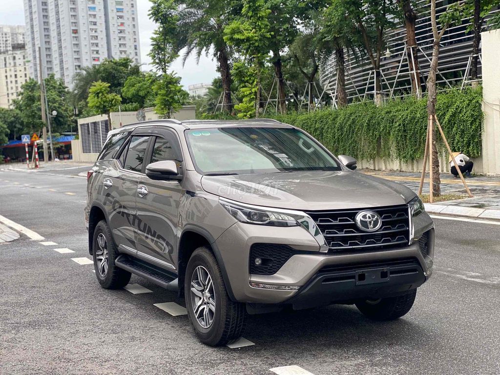 Toyota Fortuner 2.4AT 4x2 sx 2022 màu nâu xe đẹp. Mua bán Ô tô tại Quận Cầu Giấy Hà Nội được đăng bởi Cao Quý hình 2
