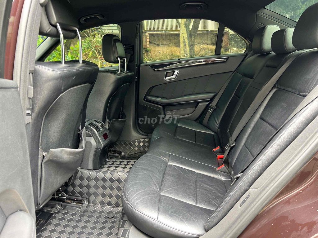 Mercedes Benz E Class 2010 E250 - 130000 km. Mua bán Ô tô tại Thành phố Thuận An Bình Dương được đăng bởi Trần Trung Hiếu hình 16