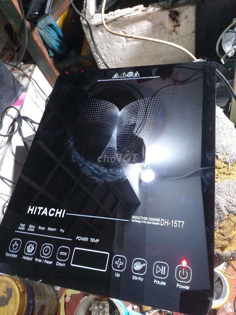 Bếp từ  hitachi  như hình.