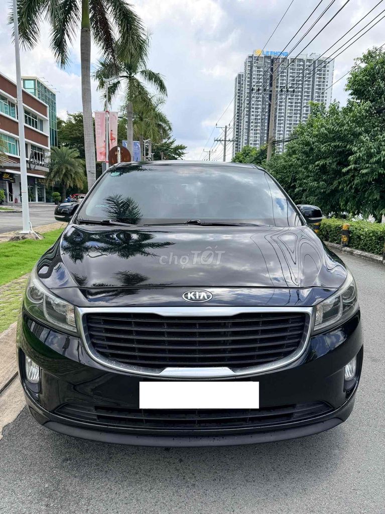 KIA Sedona 2.2L DAT 2016 Черная Автомат В отличном состоянии
