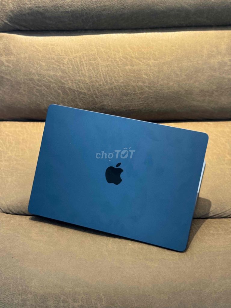 Apple MacBook Air M3 15 inch 16GB/512GB. Mua bán Laptop tại Quận Đống Đa Hà Nội được đăng bởi Lê Hiếu hình 1
