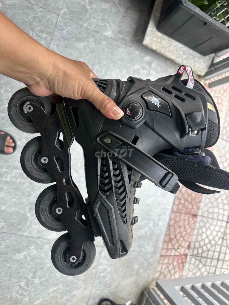 Giày Patin Size 42 Đen