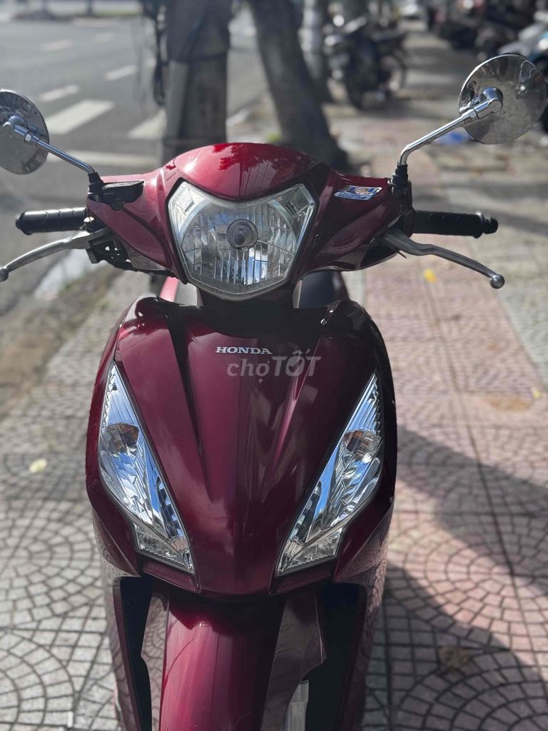 Honda Vision 2016, красный