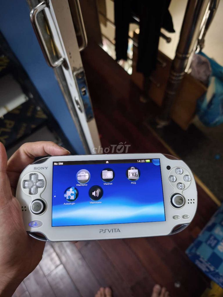 Máy chơi game Sony PS Vita 1000 Trắng. Mua bán Thiết bị chơi game tại Quận Hoàng Mai Hà Nội được đăng bởi Nguyễn đình Nam hình 1